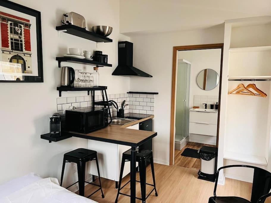 La Petite Grange - 5 Mn Gare Sncf - Wifi & Netflix Apartment Niort Exterior photo